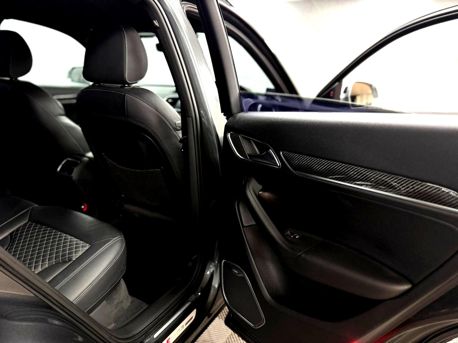 Used Audi RS Q3 2015 for sale - 77398903: Photo 35