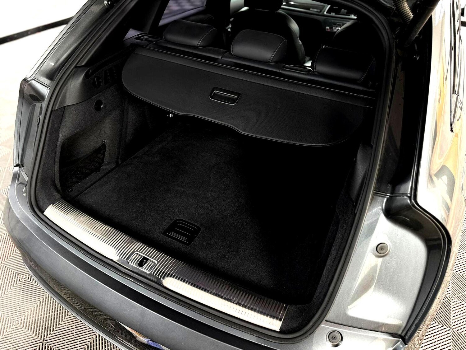 Used Audi RS Q3 2015 for sale - 77398903: Photo 36