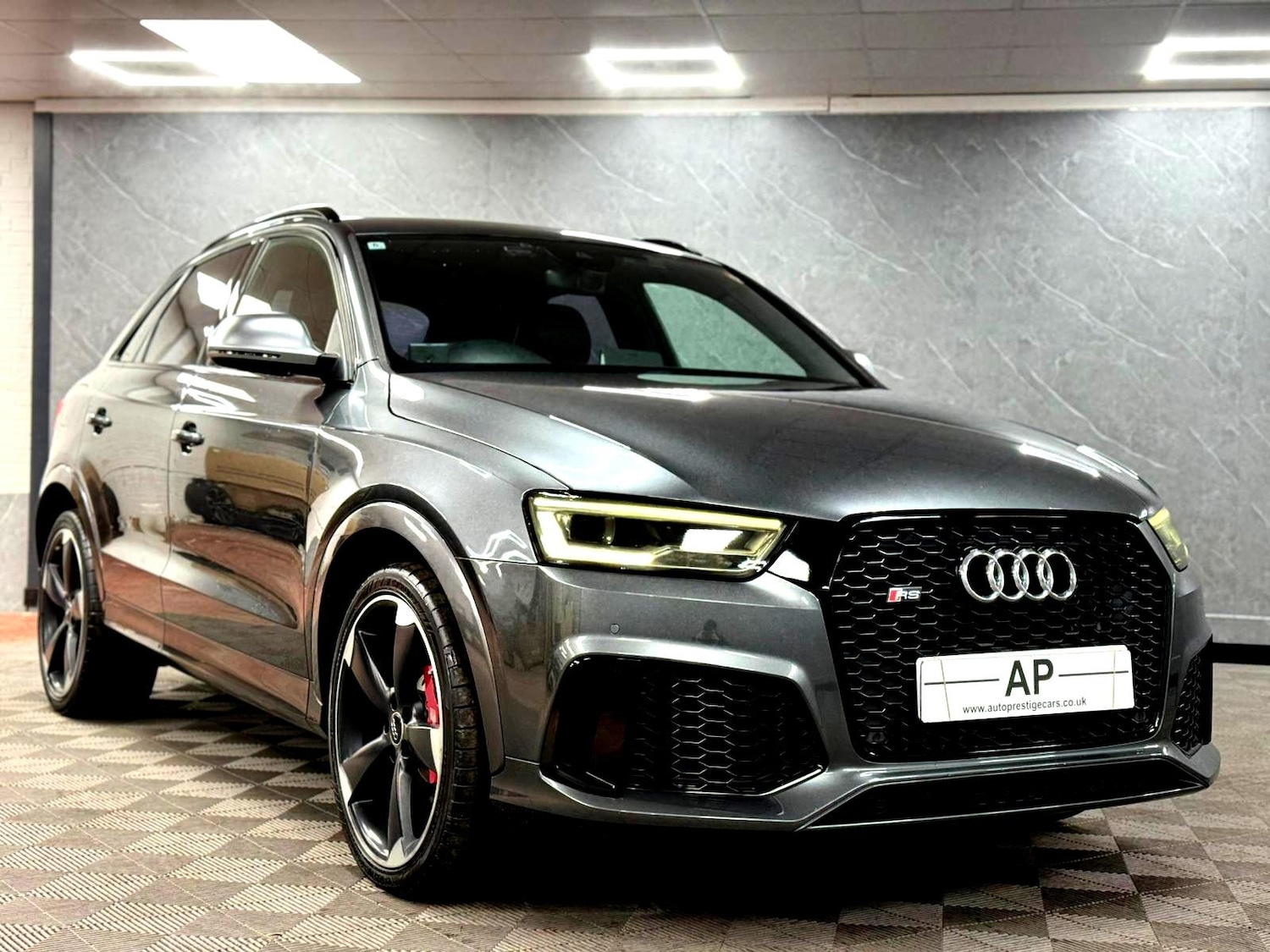 Used Audi RS Q3 2015 for sale - 77398903: Photo 4