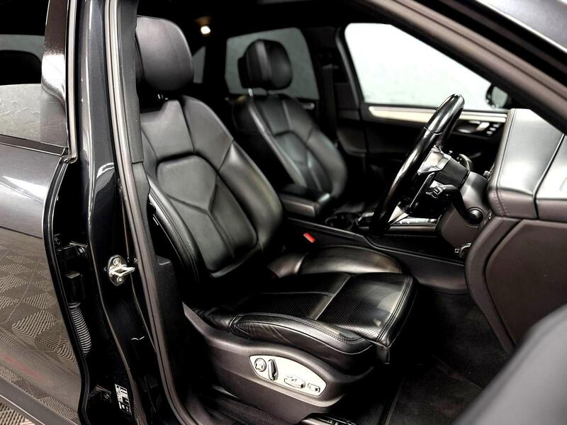 Used Porsche Macan 2017 for sale - 78186576: Photo 40
