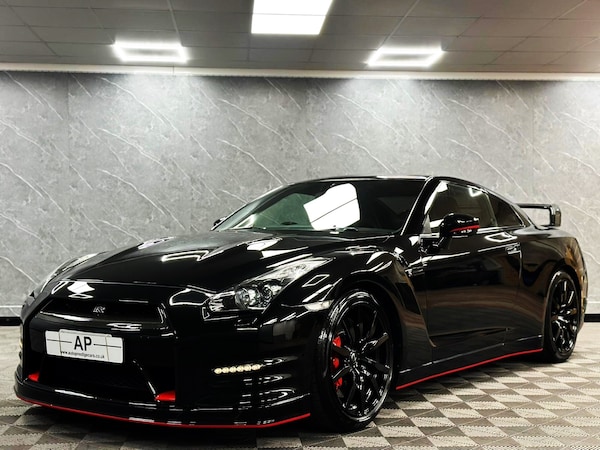 Used Nissan GT-R 2011 for sale - 76249291: Photo 2