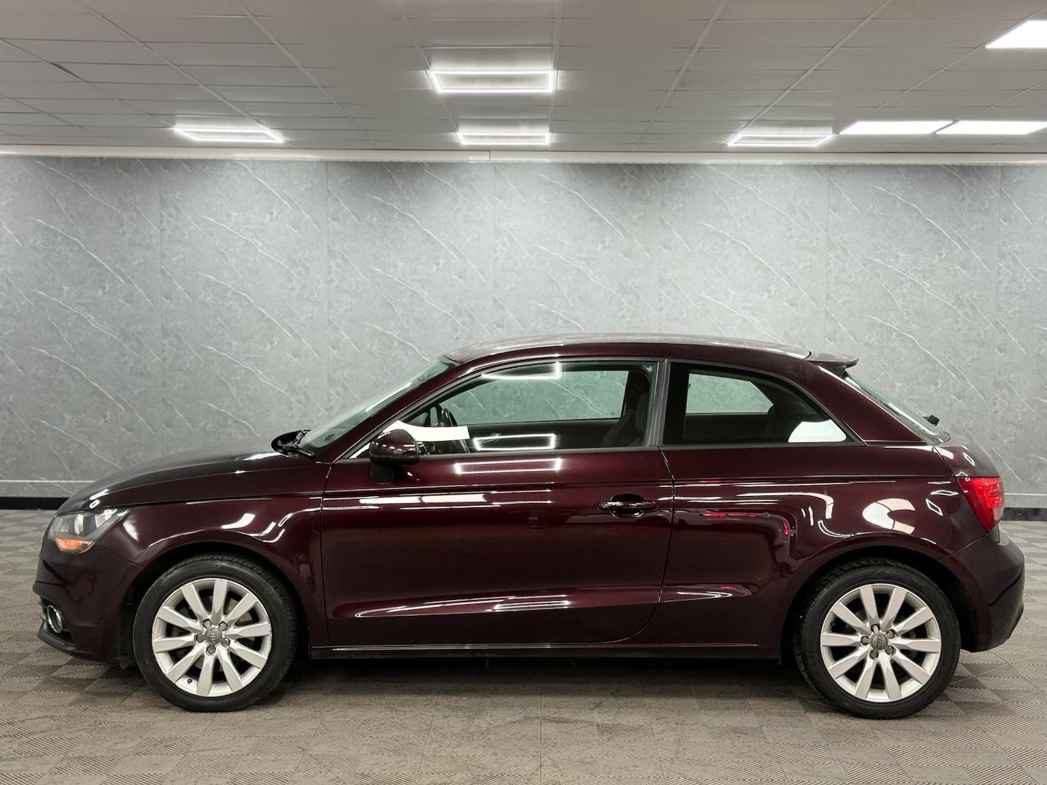 Used Audi A1 2014 for sale - 77611375: Photo 2