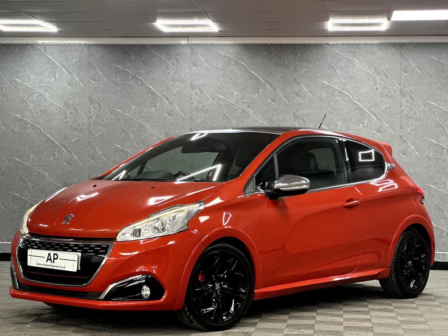 Used Peugeot 208 2016 for sale - 77114385: Photo 2
