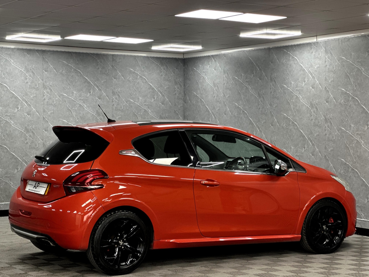 Used Peugeot 208 2016 for sale - 77114385: Photo 5