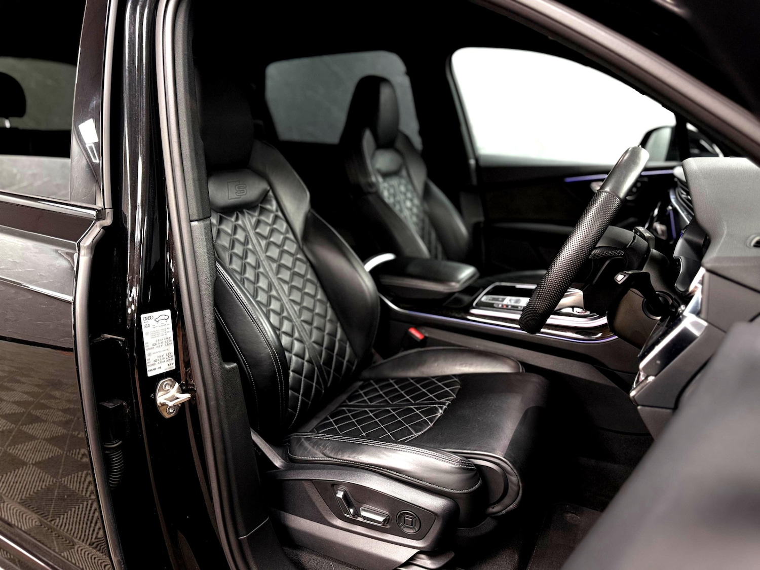 Used Audi SQ7 2022 for sale - 77242006: Photo 24