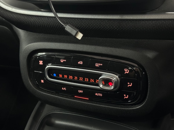 Used smart fortwo 2016 for sale - 76246348: Photo 19