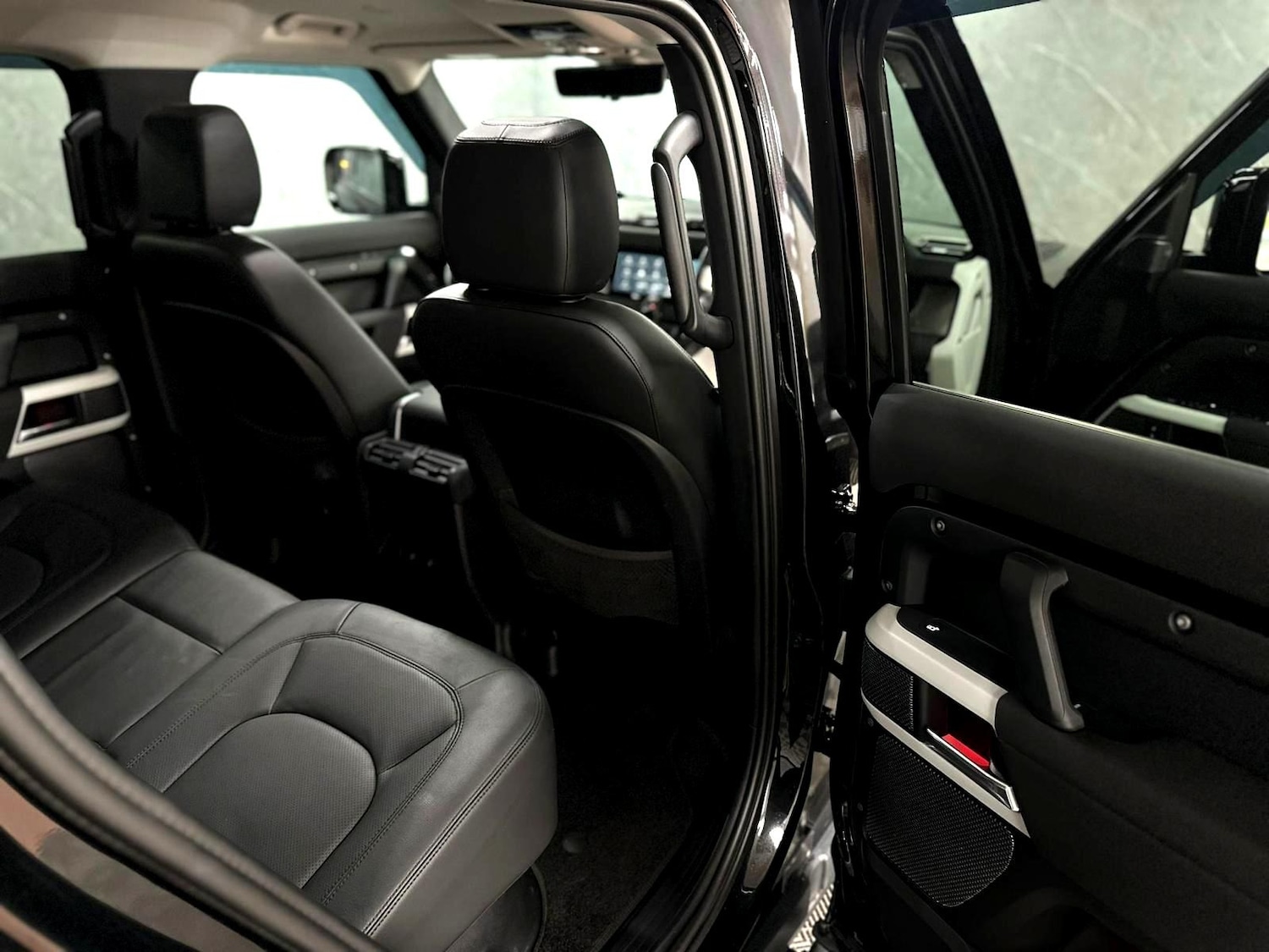 Used Land Rover Defender 2024 for sale - 76597511: Photo 18