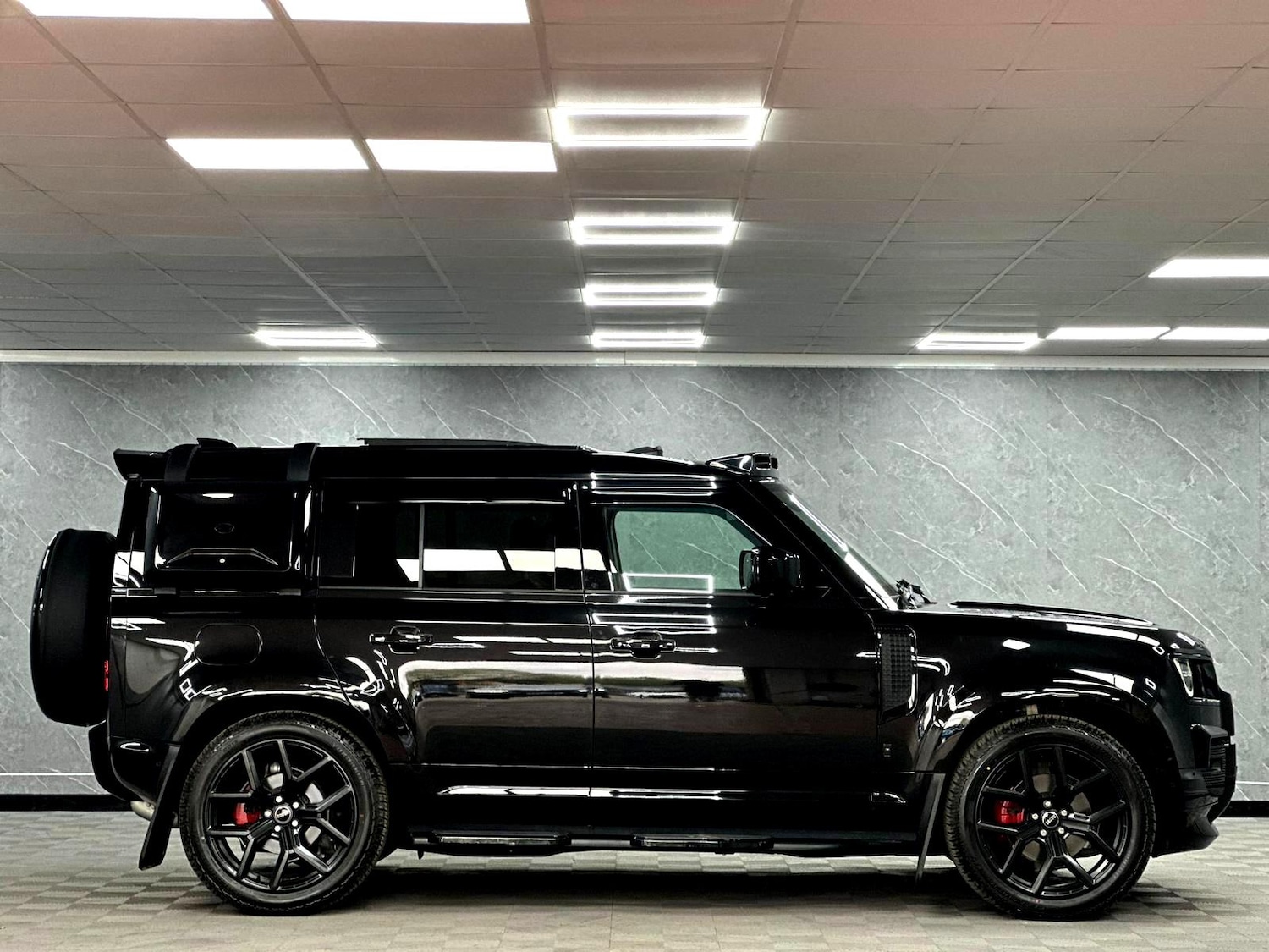 Used Land Rover Defender 2024 for sale - 76597511: Photo 23