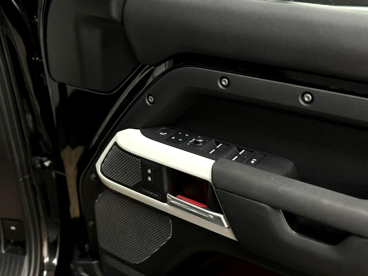 Used Land Rover Defender 2024 for sale - 76597511: Photo 29