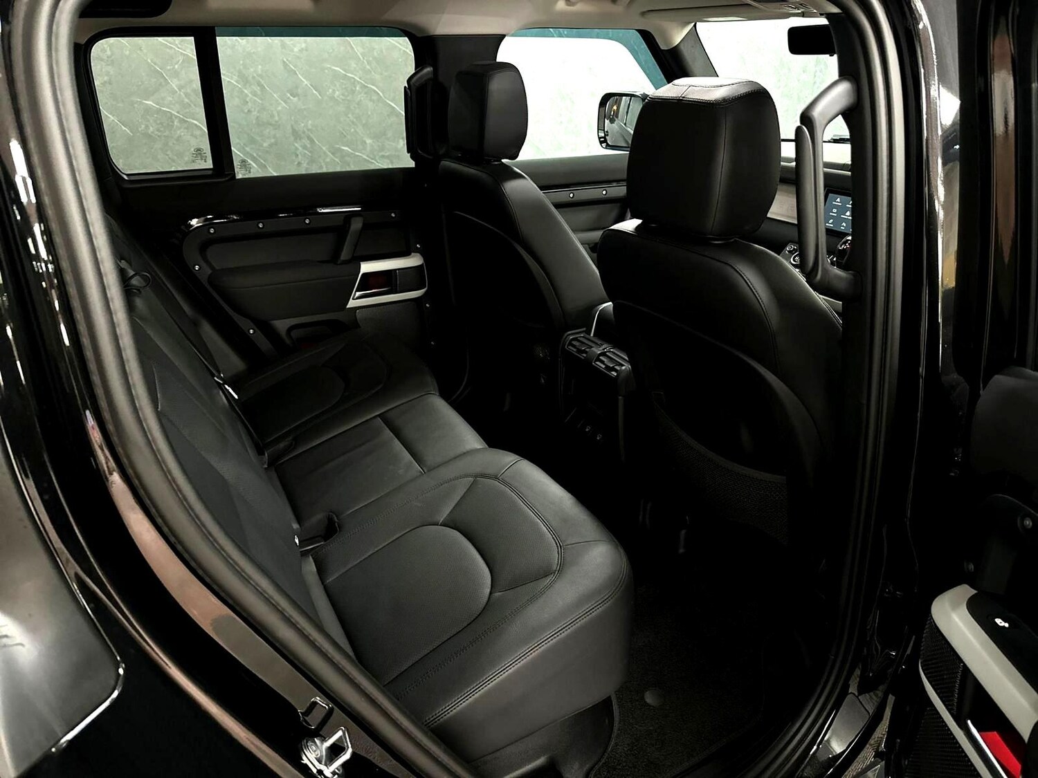 Used Land Rover Defender 2024 for sale - 76597511: Photo 31