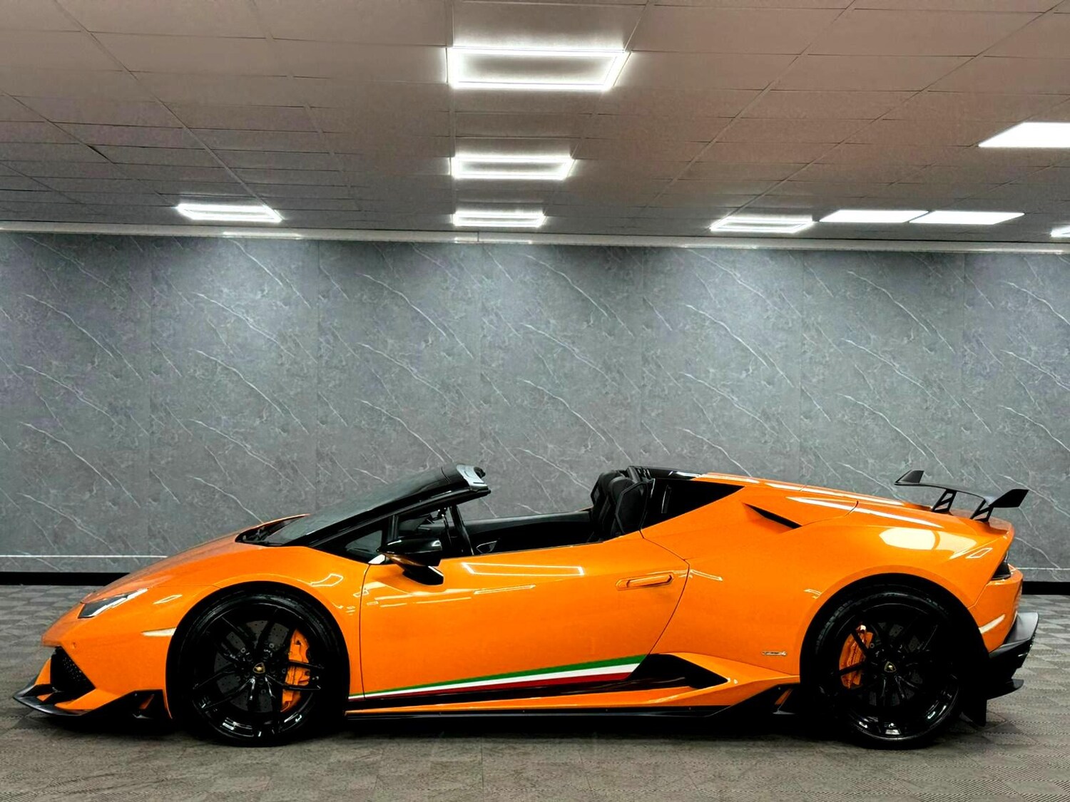 Used Lamborghini Huracan 2016 for sale - 77610742: Photo 15