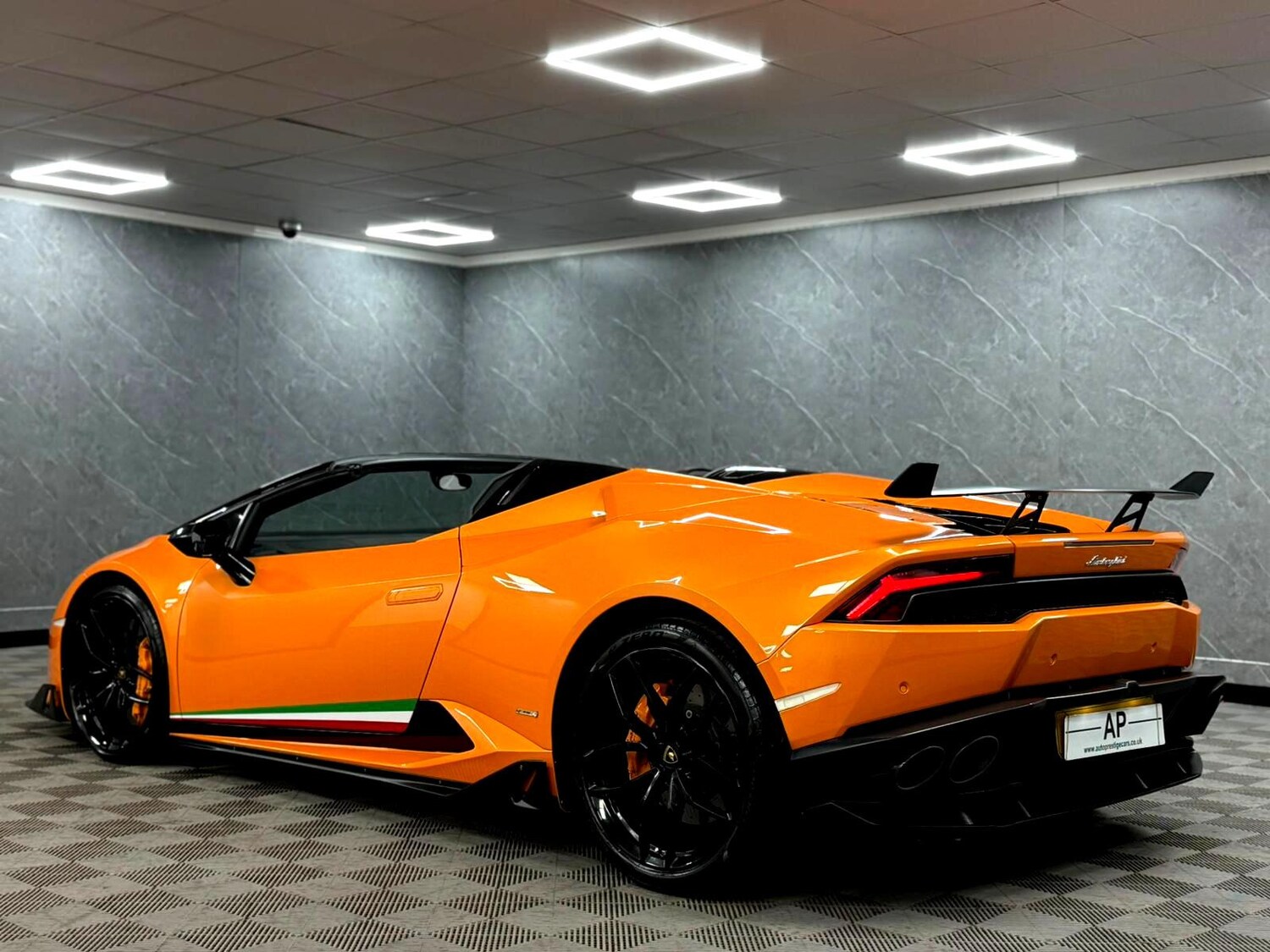 Used Lamborghini Huracan 2016 for sale - 77610742: Photo 19