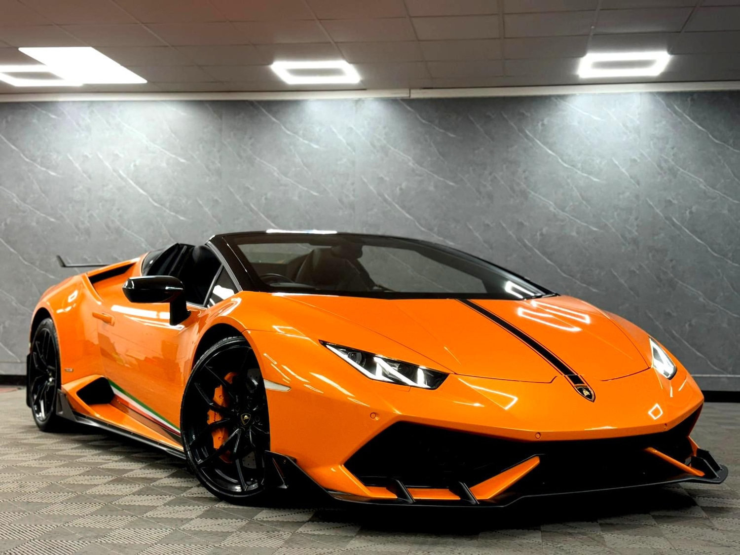 Used Lamborghini Huracan 2016 for sale - 77610742: Photo 2
