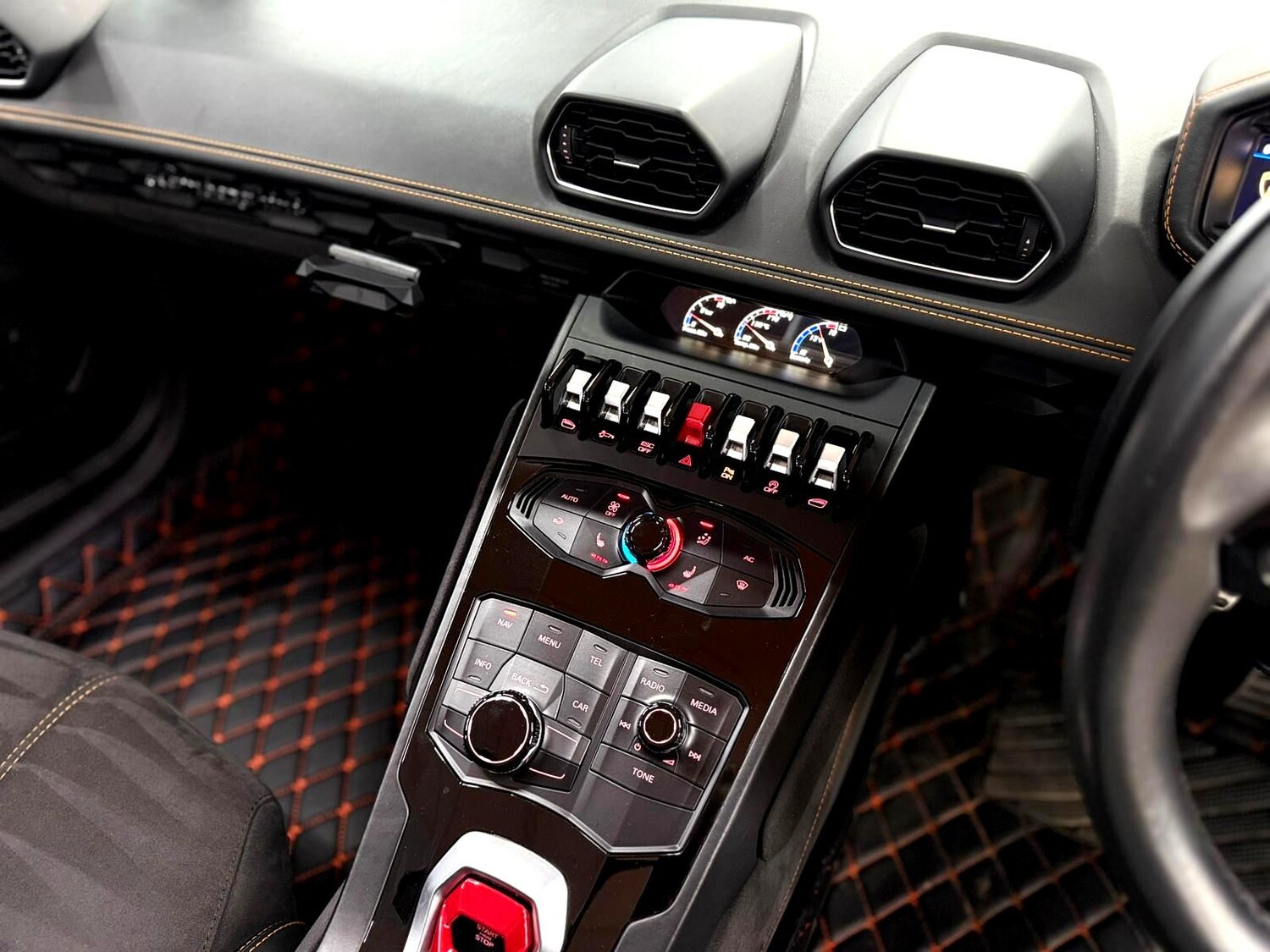 Used Lamborghini Huracan 2016 for sale - 77610742: Photo 23