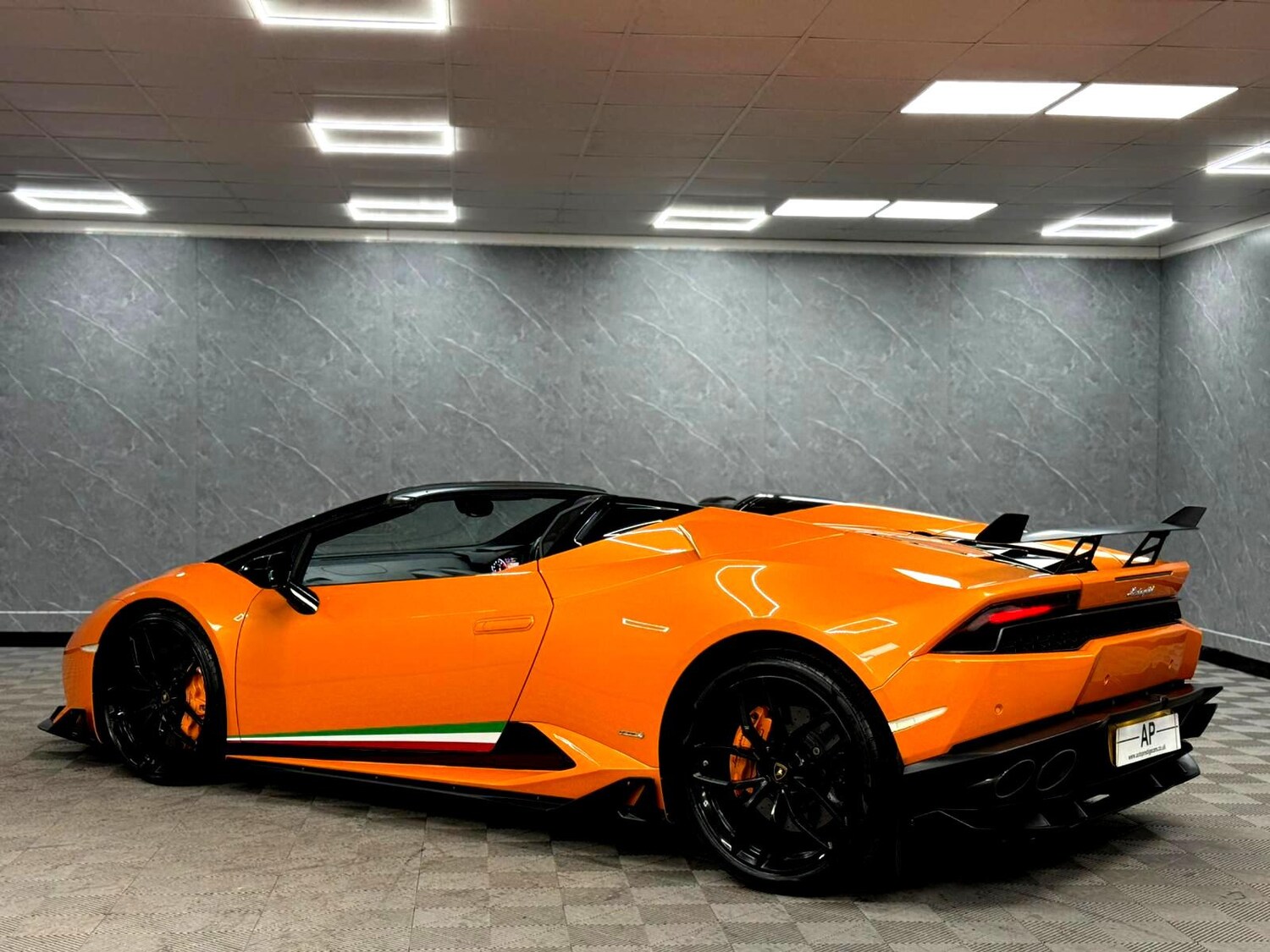 Used Lamborghini Huracan 2016 for sale - 77610742: Photo 30