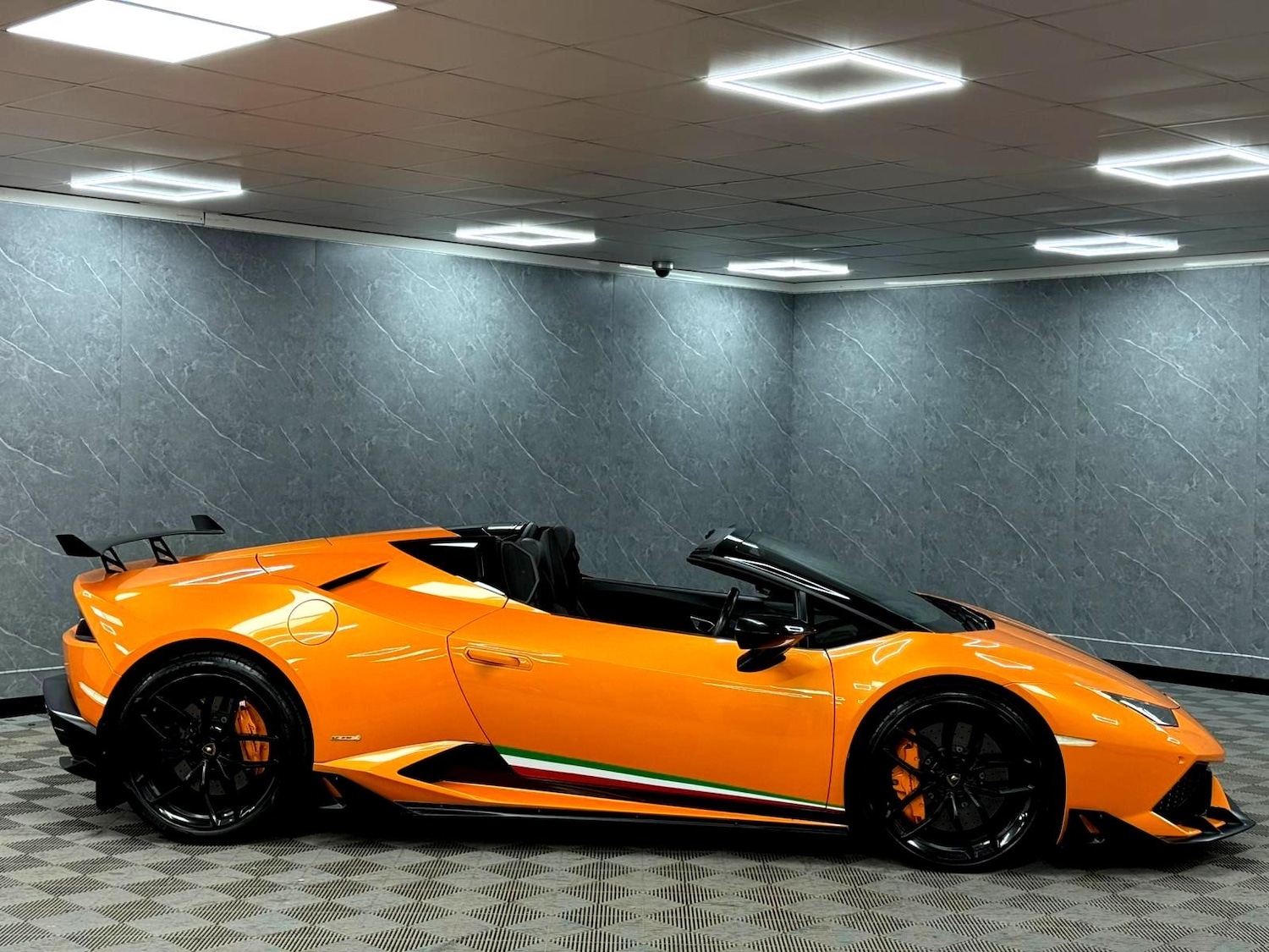 Used Lamborghini Huracan 2016 for sale - 77610742: Photo 38