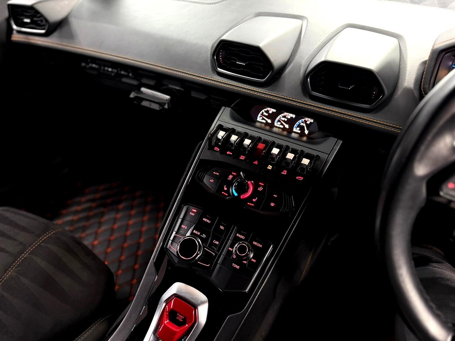 Used Lamborghini Huracan 2016 for sale - 77610742: Photo 49