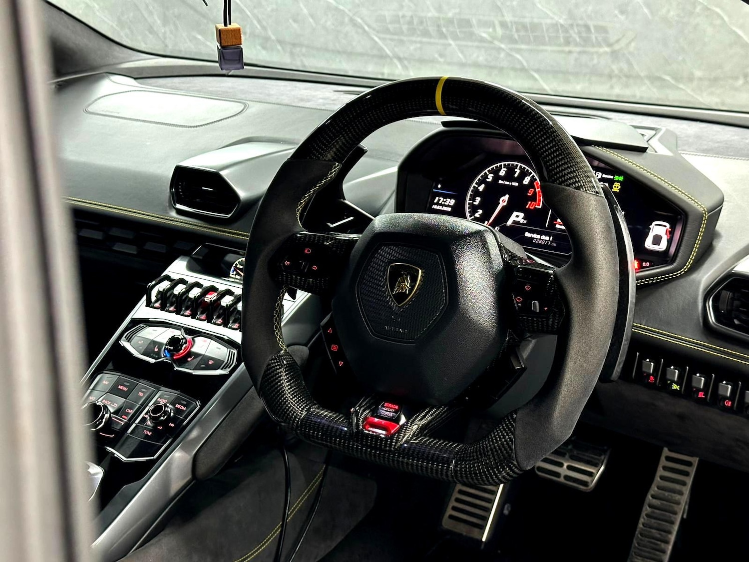 Used Lamborghini Huracan 2015 for sale - 77831347: Photo 15