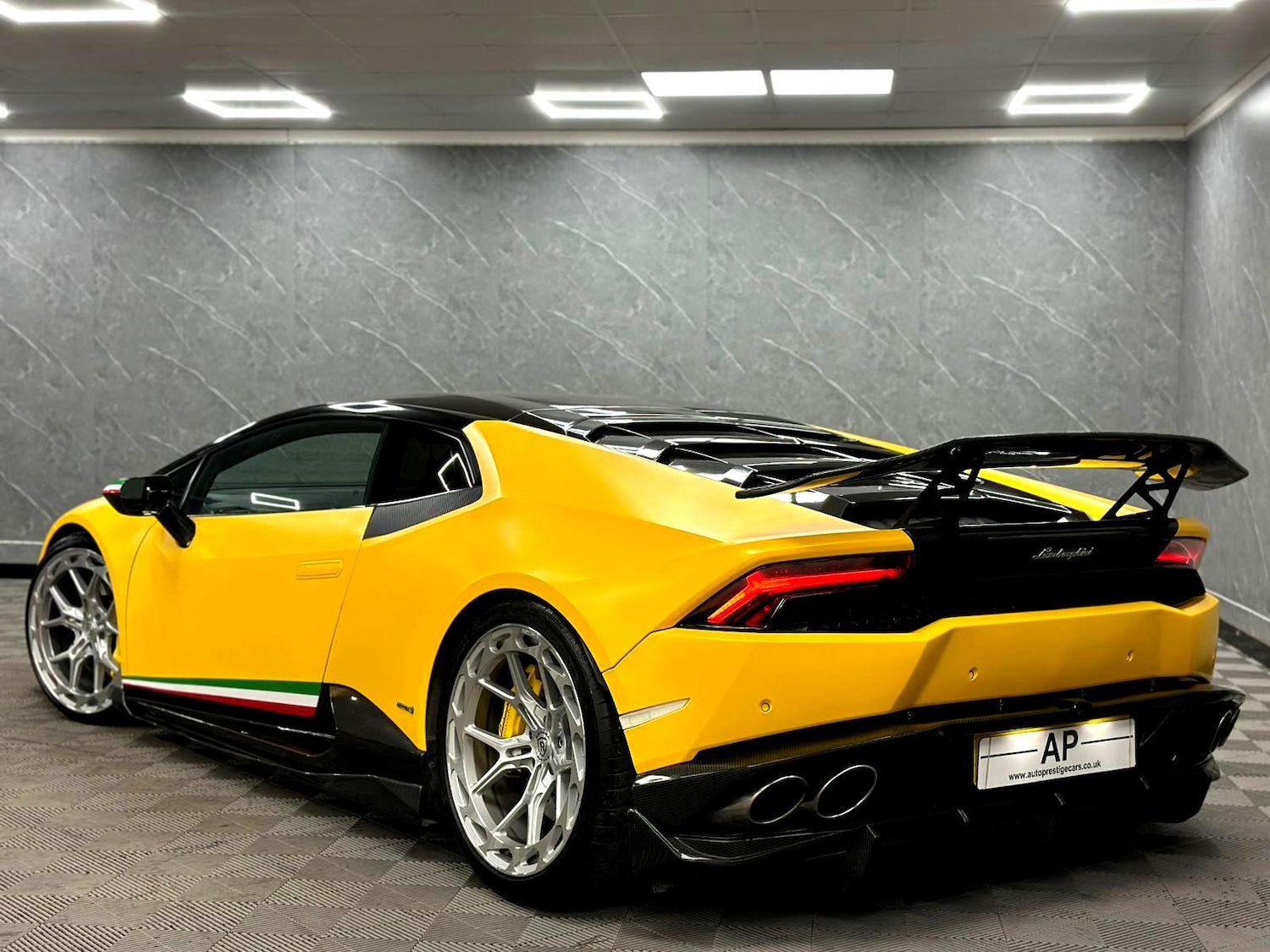 Used Lamborghini Huracan 2015 for sale - 77831347: Photo 24