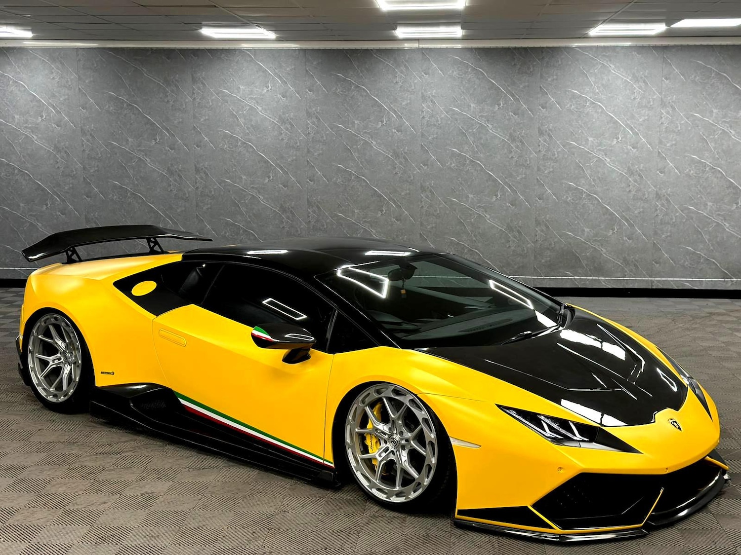 Used Lamborghini Huracan 2015 for sale - 77831347: Photo 3