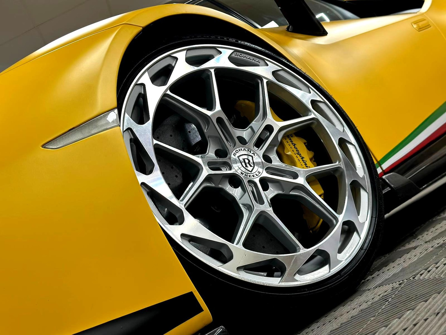 Used Lamborghini Huracan 2015 for sale - 77831347: Photo 30