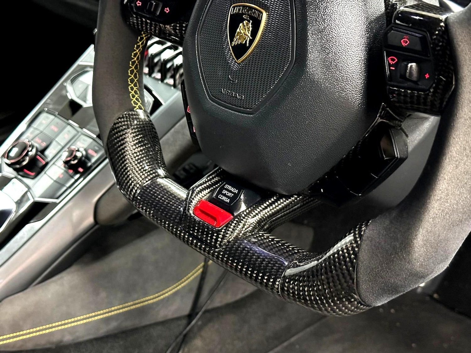 Used Lamborghini Huracan 2015 for sale - 77831347: Photo 32