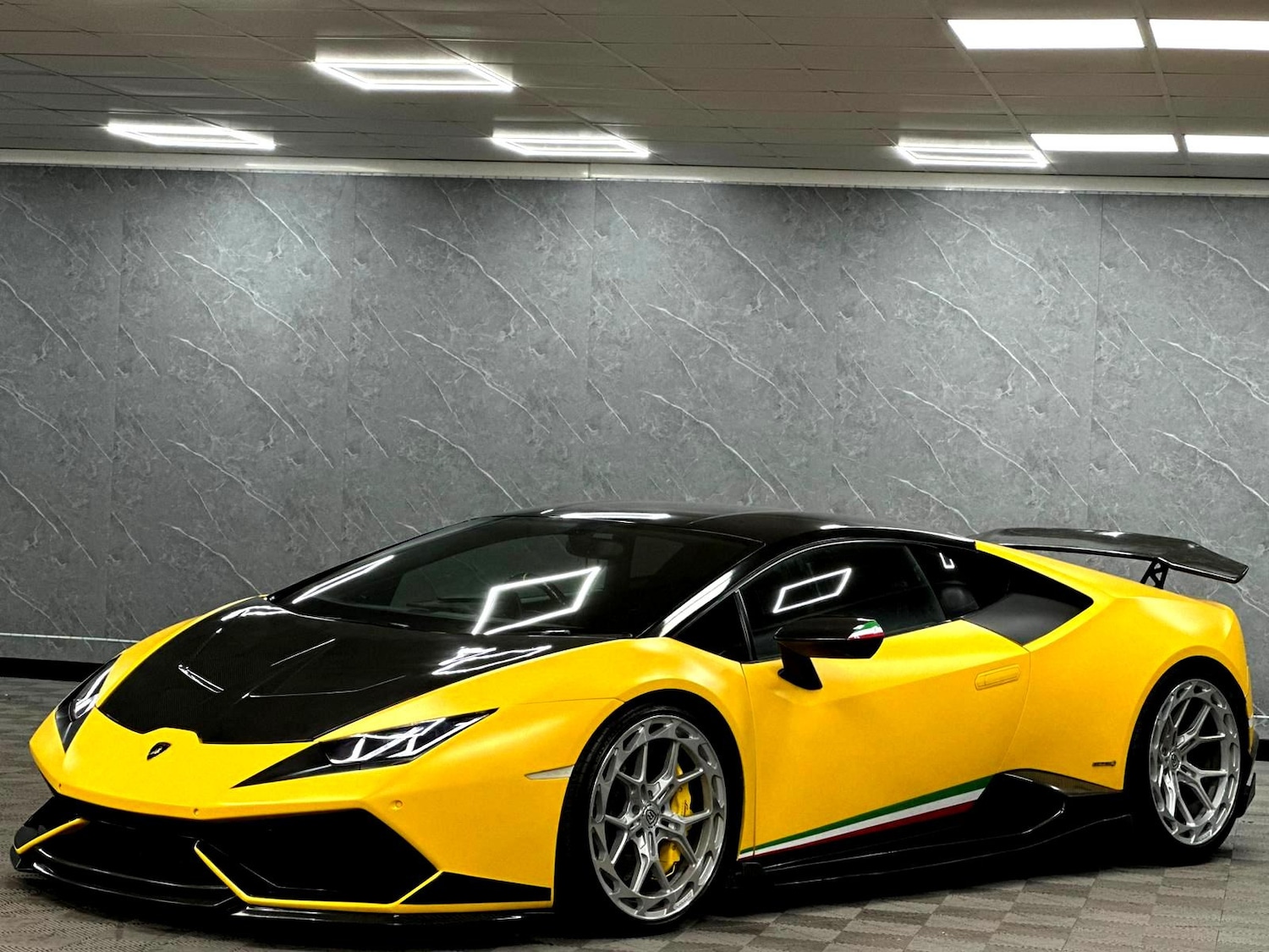 Used Lamborghini Huracan 2015 for sale - 77831347: Photo 33