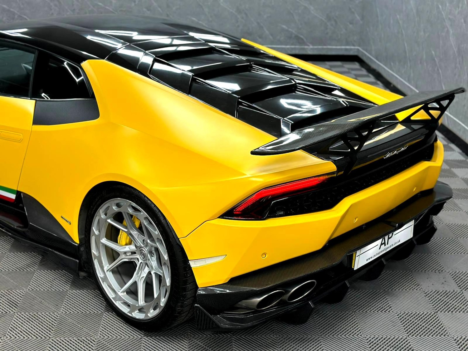Used Lamborghini Huracan 2015 for sale - 77831347: Photo 36