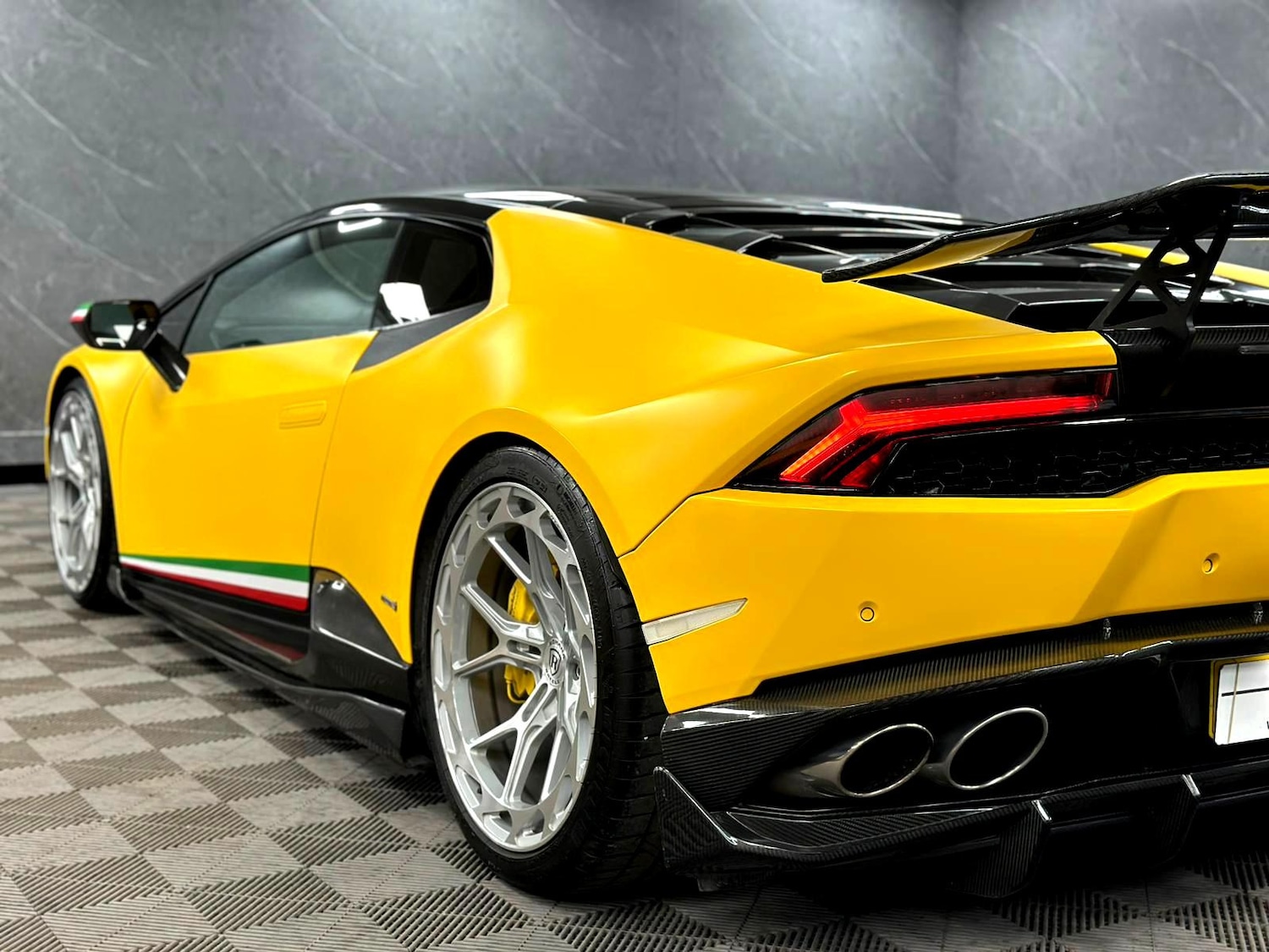 Used Lamborghini Huracan 2015 for sale - 77831347: Photo 40