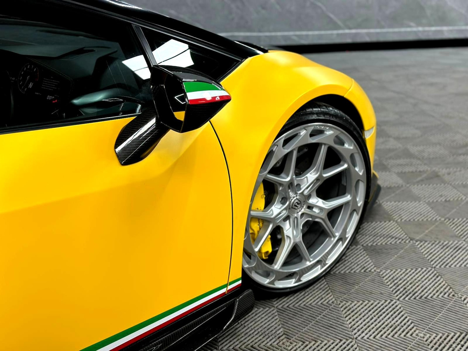 Used Lamborghini Huracan 2015 for sale - 77831347: Photo 45