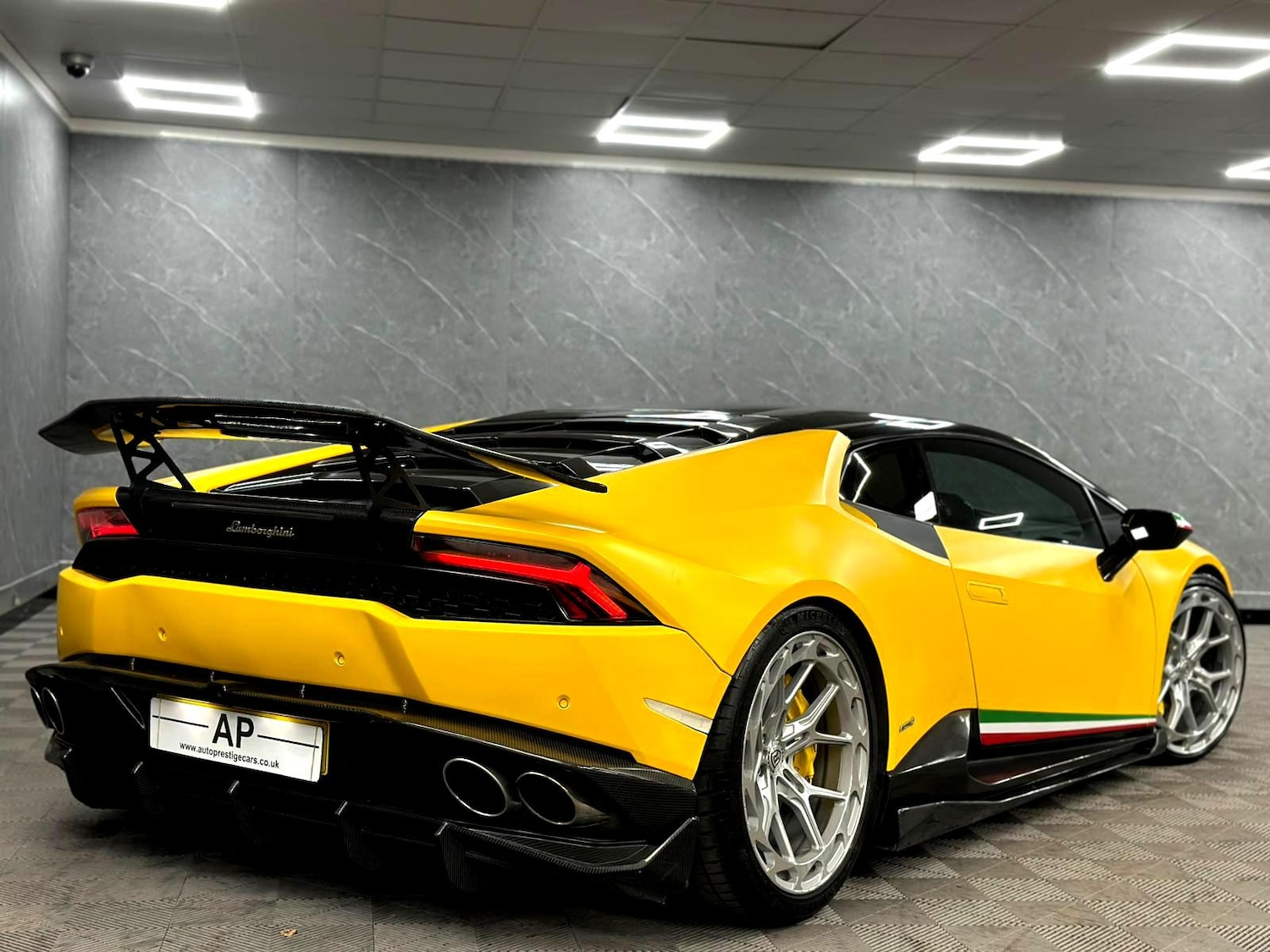 Used Lamborghini Huracan 2015 for sale - 77831347: Photo 47