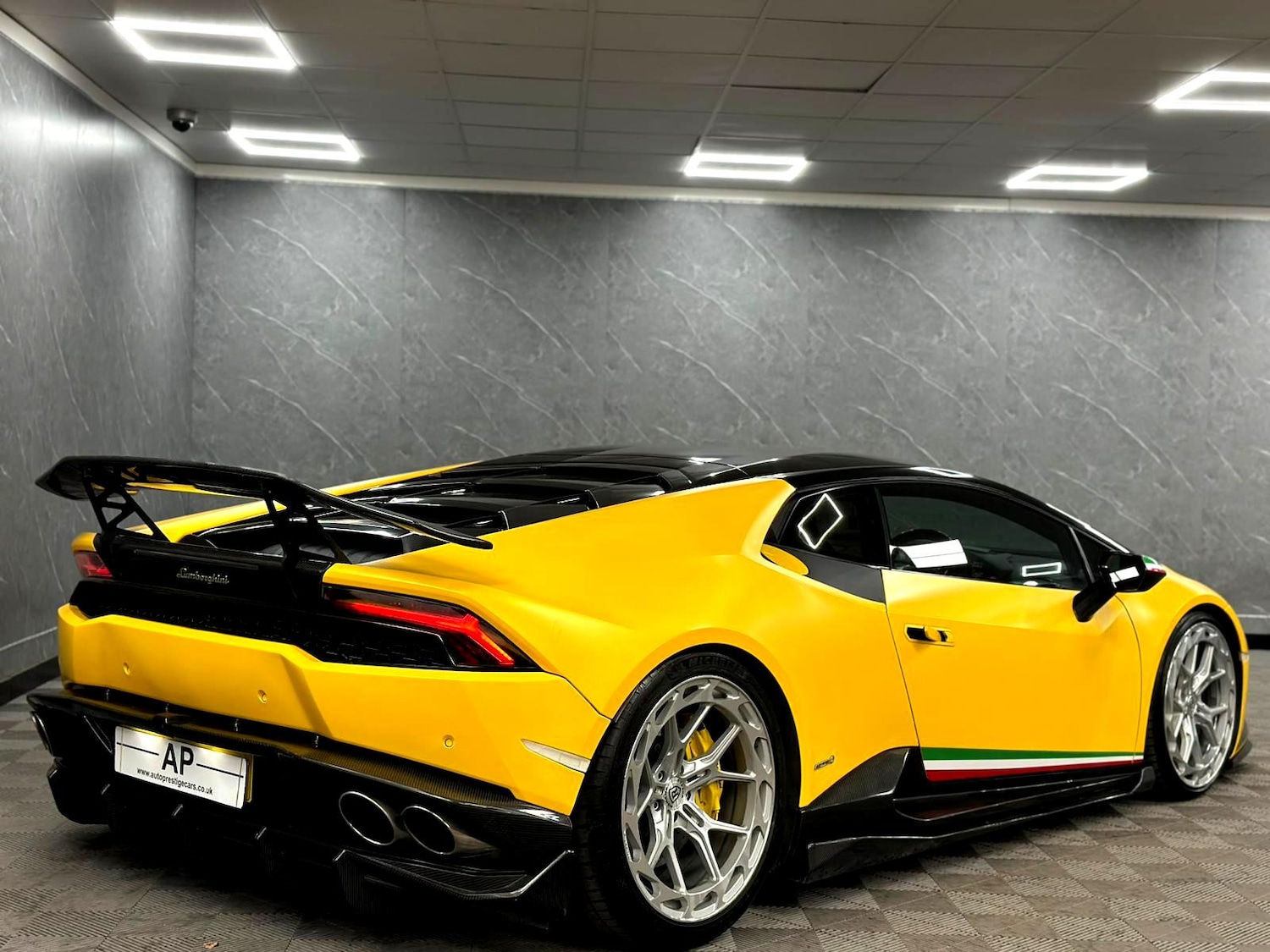 Used Lamborghini Huracan 2015 for sale - 77831347: Photo 5