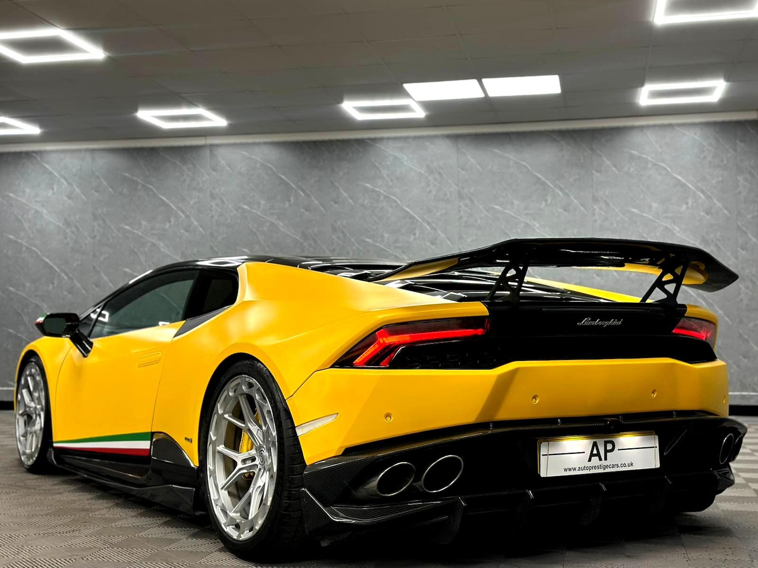 Used Lamborghini Huracan 2015 for sale - 77831347: Photo 6