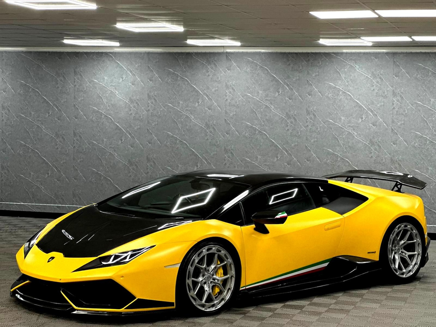 Used Lamborghini Huracan 2015 for sale - 77831347: Photo 65
