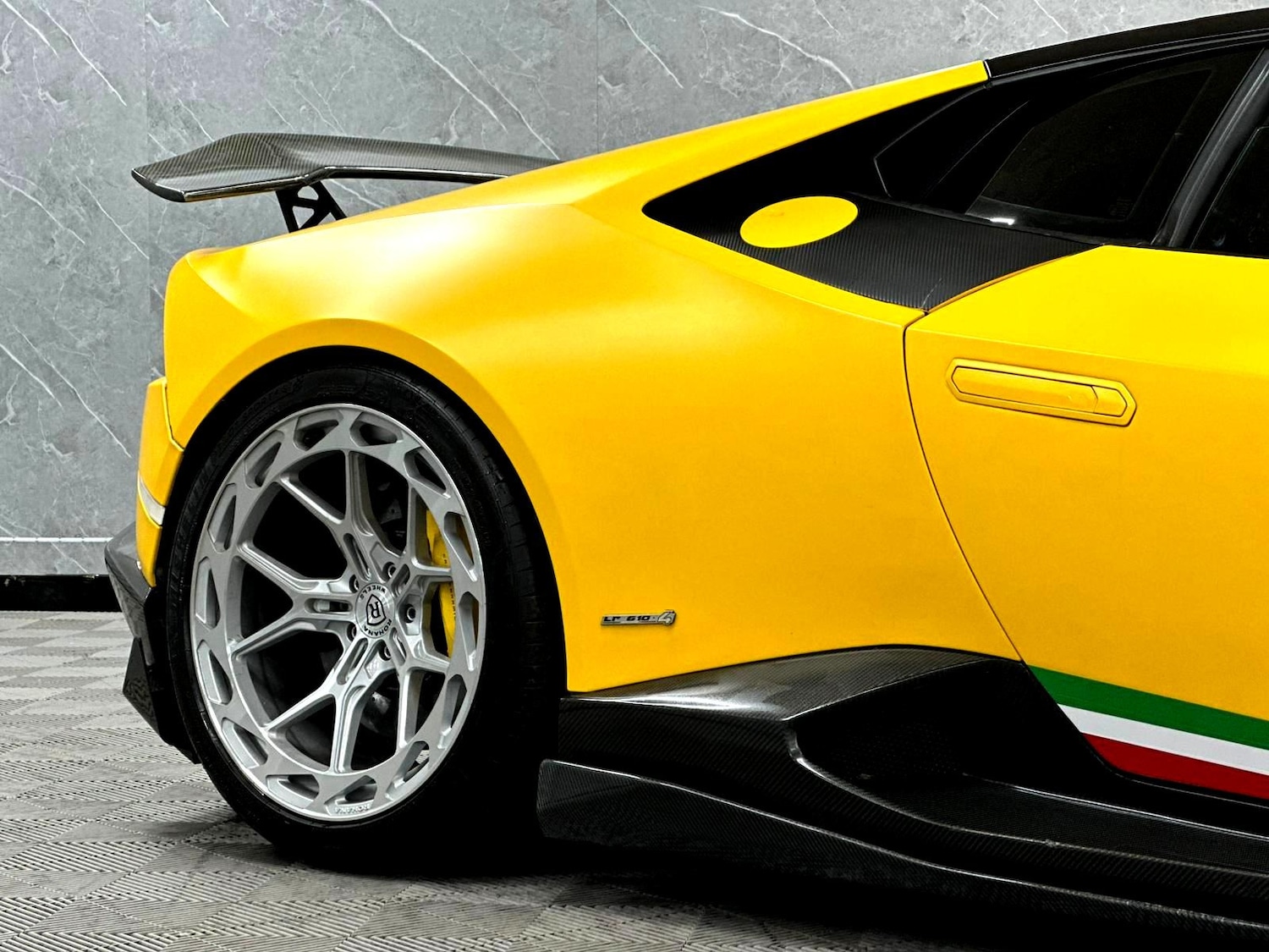 Used Lamborghini Huracan 2015 for sale - 77831347: Photo 7