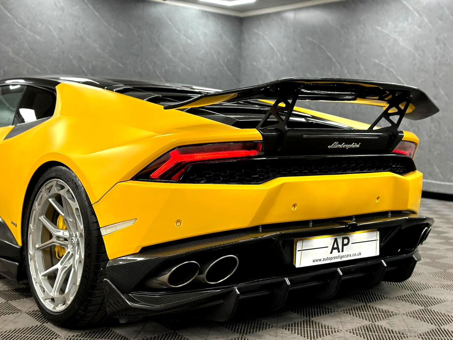 Used Lamborghini Huracan 2015 for sale - 77831347: Photo 9