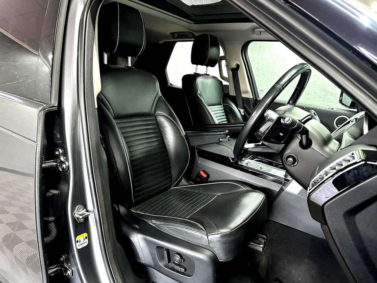 Used Land Rover Discovery 2017 for sale - 78099018: Photo 6