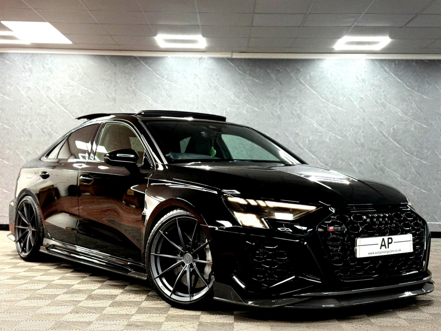 Used Audi RS3 2023 for sale - 76407750: Photo 2