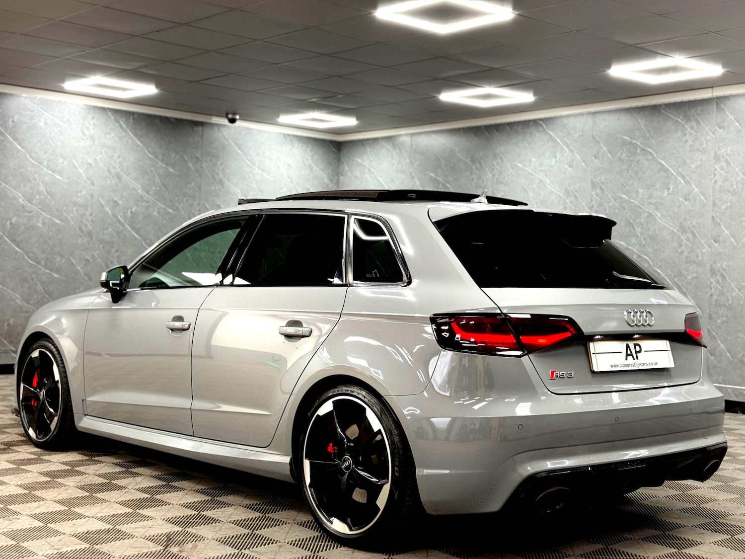 Used Audi RS3 2016 for sale - 77398924: Photo 11