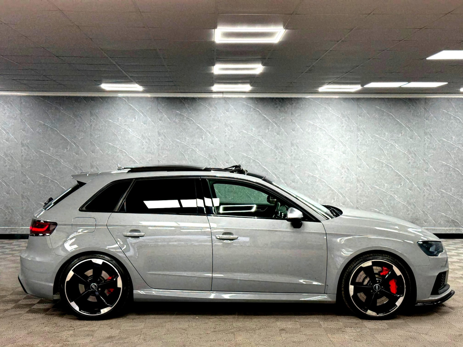 Used Audi RS3 2016 for sale - 77398924: Photo 13