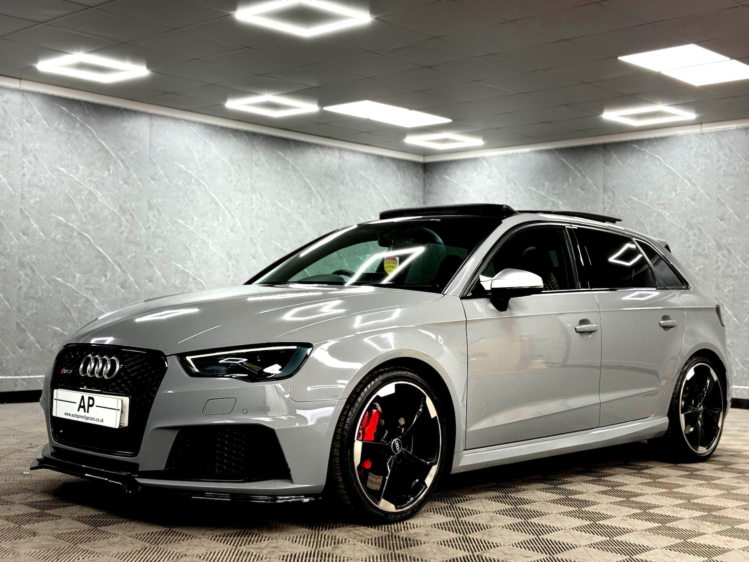 Used Audi RS3 2016 for sale - 77398924: Photo 8