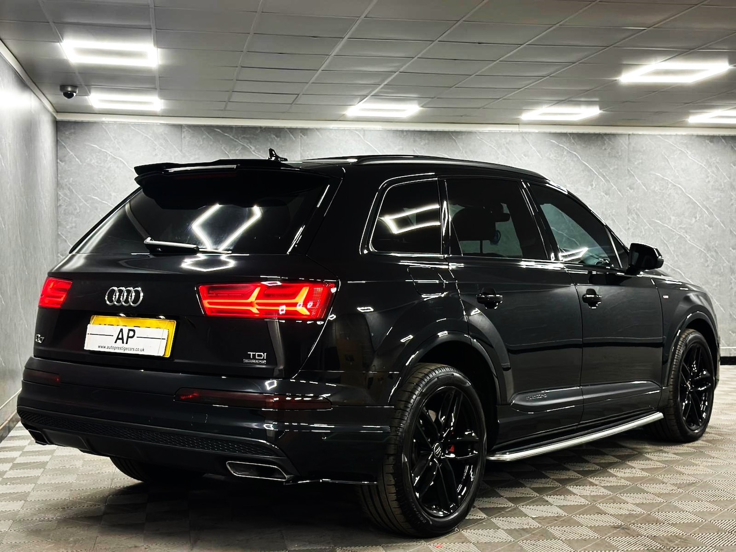 Used Audi Q7 2017 for sale - 76134551: Photo 3