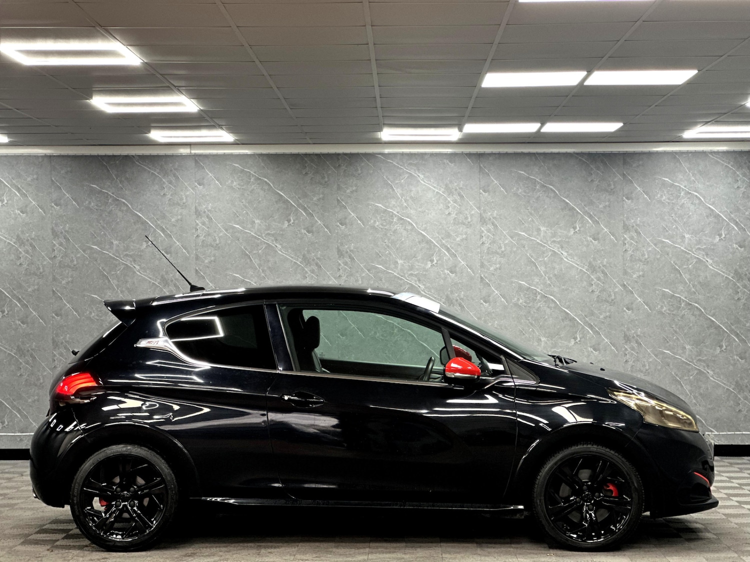 Used Peugeot 208 2016 for sale - 76882063: Photo 12