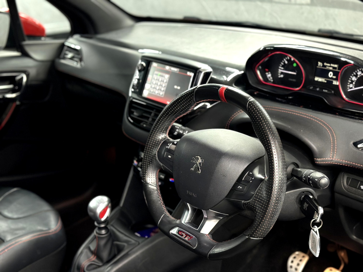 Used Peugeot 208 2016 for sale - 76882063: Photo 24