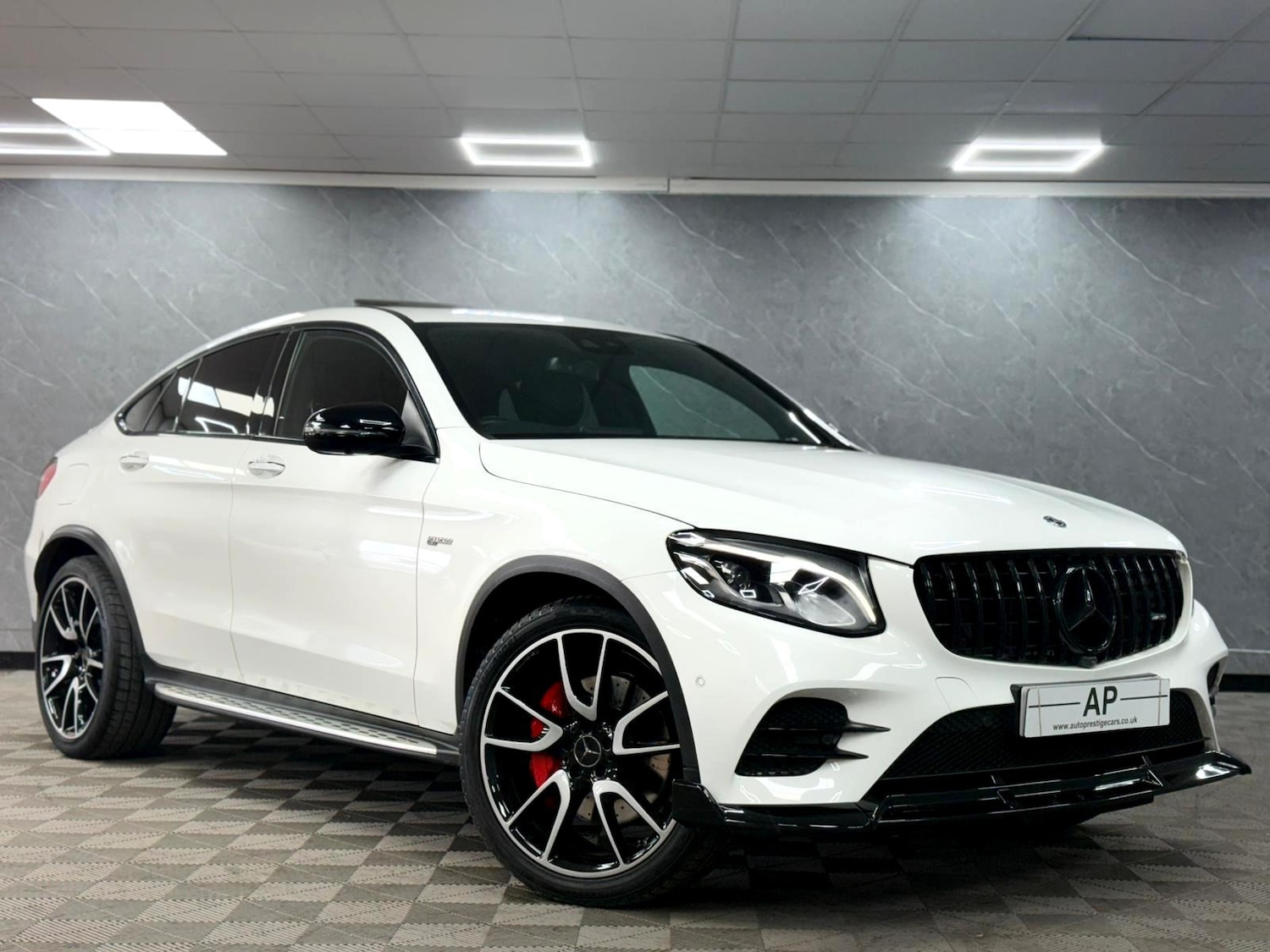 Used Mercedes-Benz GLC 2018 for sale - 77610751: Photo 2