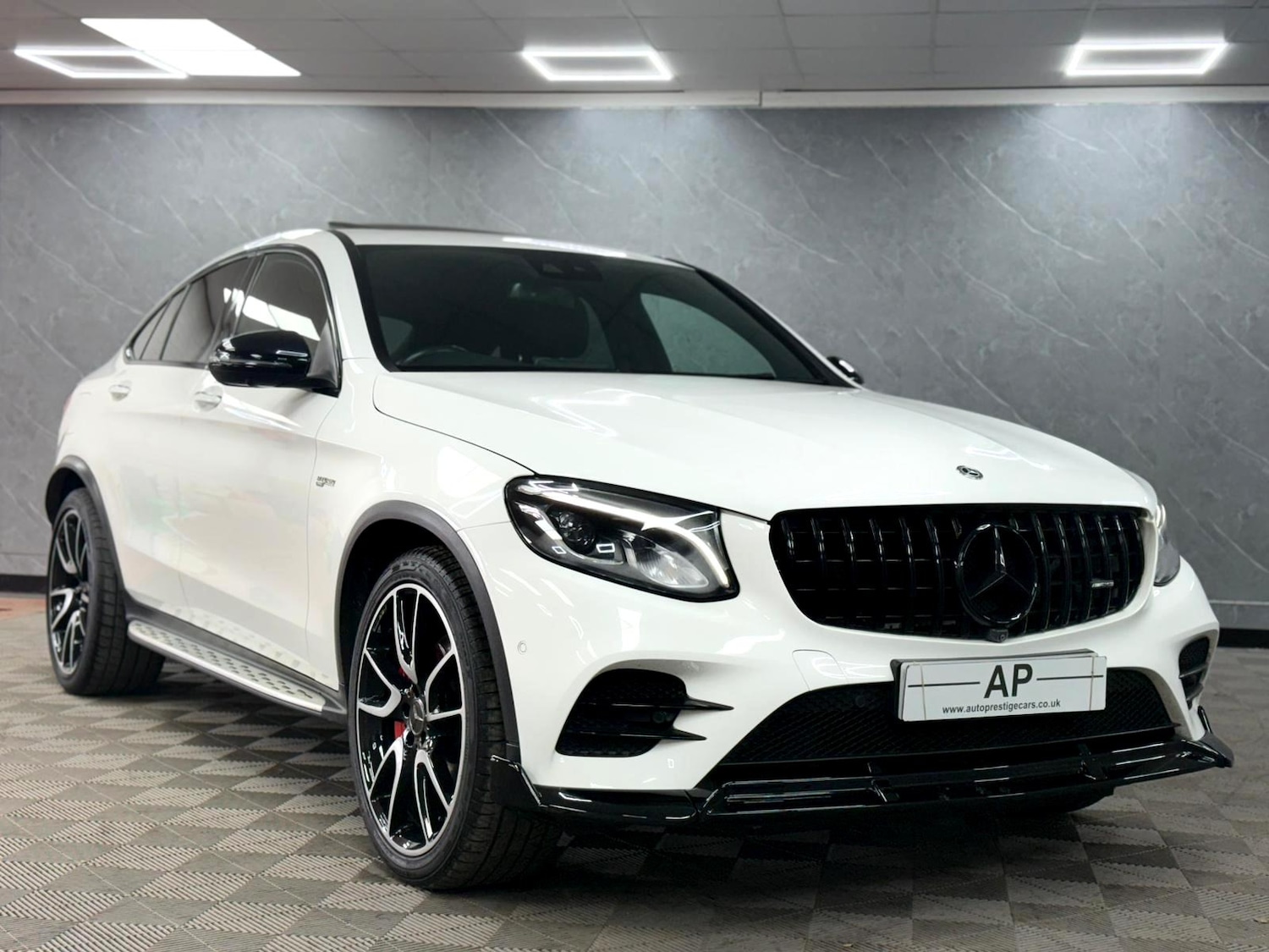 Used Mercedes-Benz GLC 2018 for sale - 77610751: Photo 3