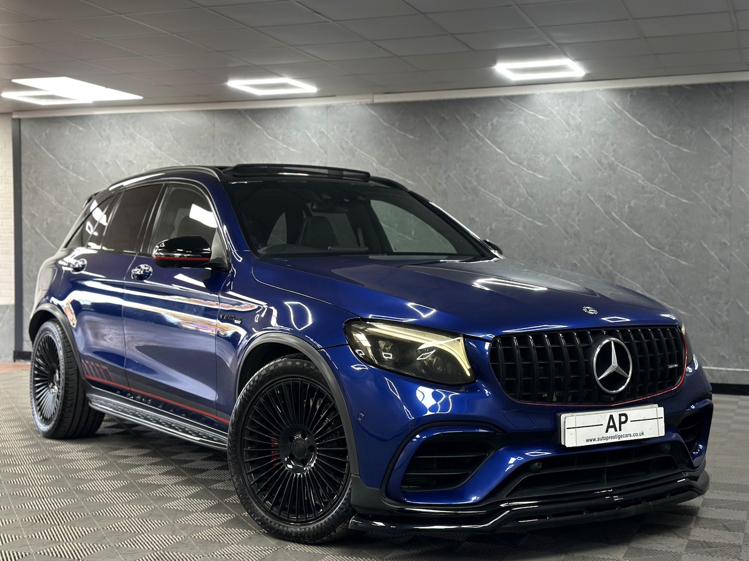 Used Mercedes-Benz GLC 2018 for sale - 76375714: Photo 1