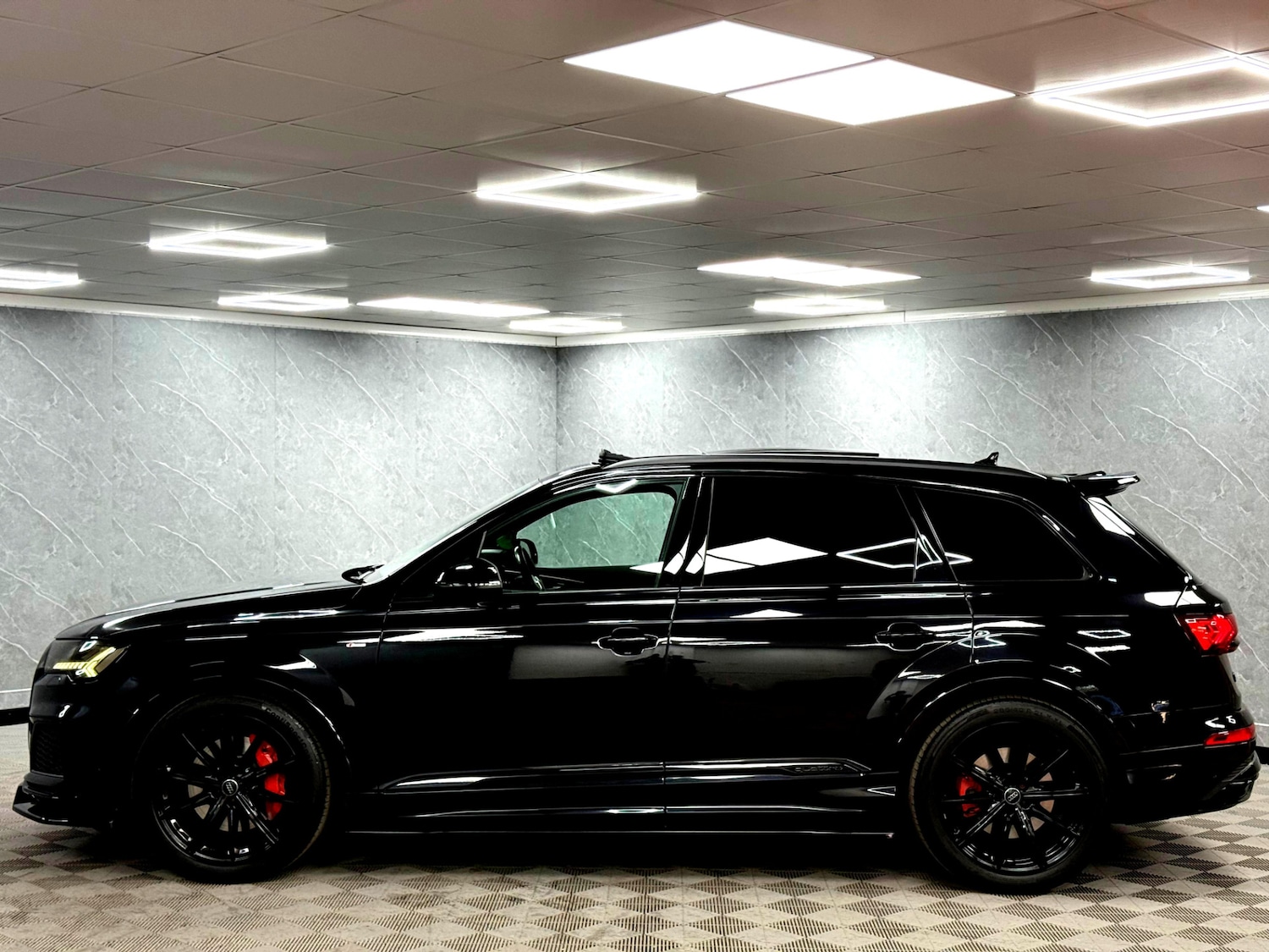 Used Audi Q7 2020 for sale - 76407671: Photo 29