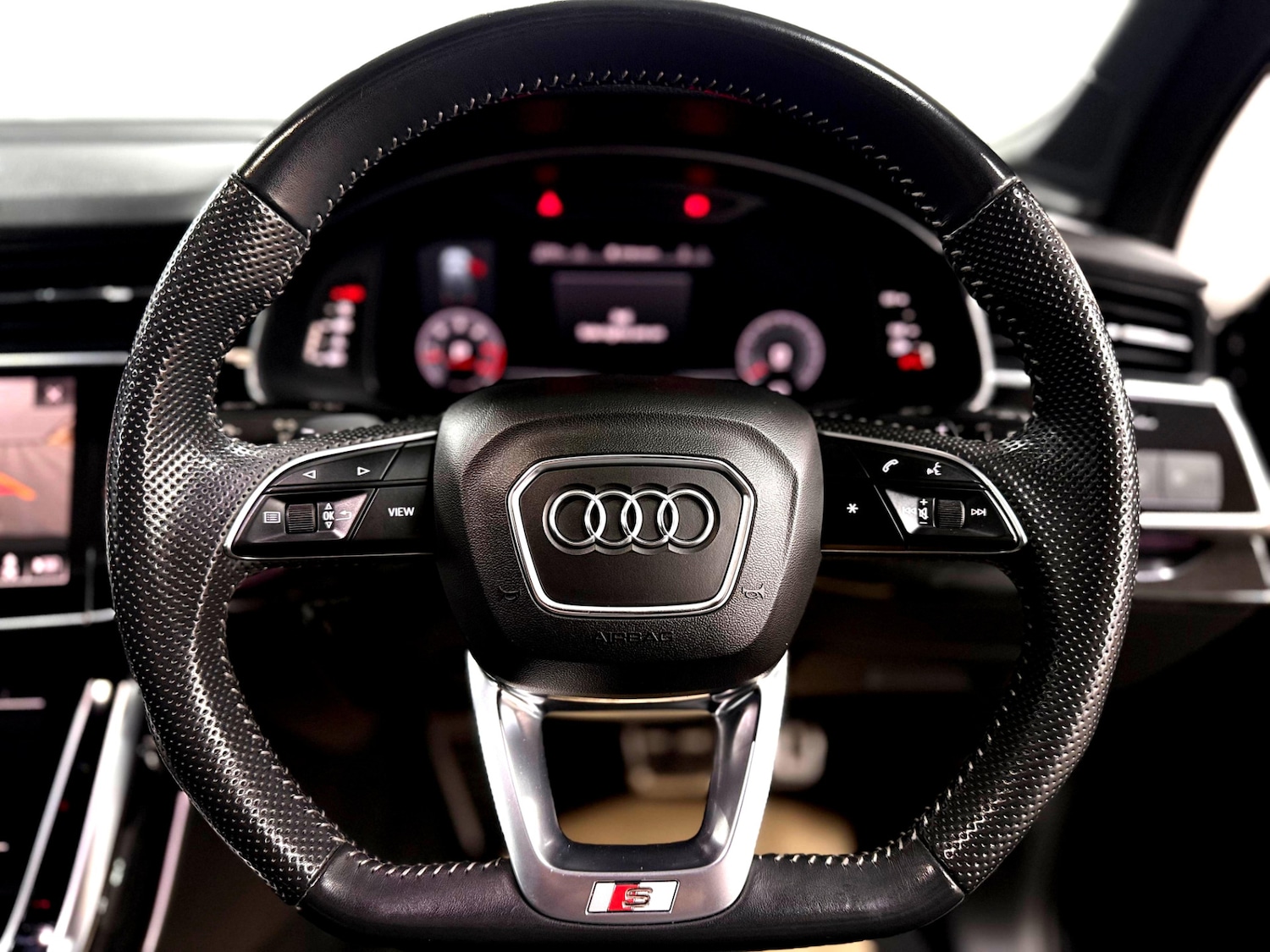 Used Audi Q7 2020 for sale - 76407671: Photo 34