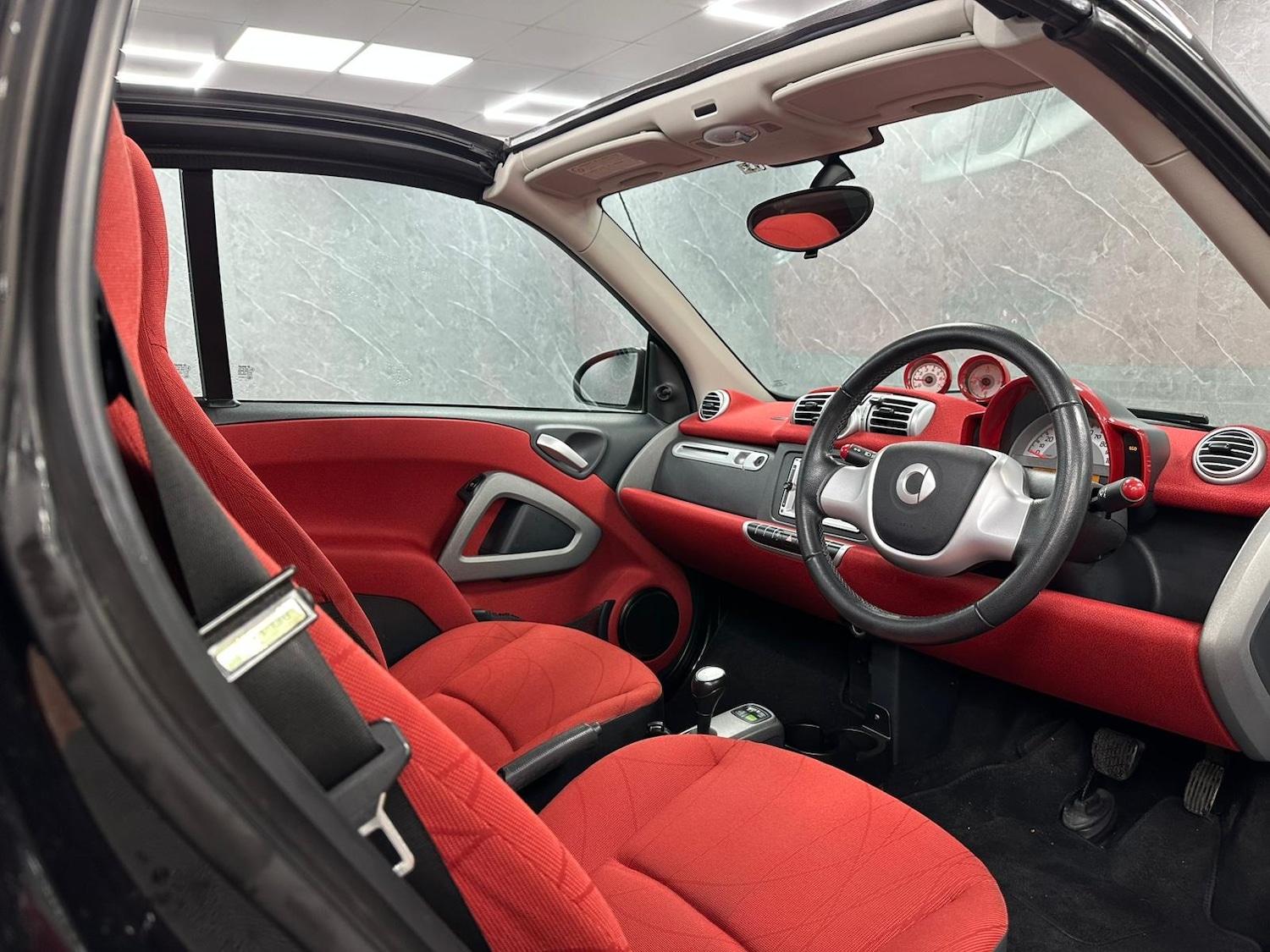 Used smart fortwo 2013 for sale - 76539421: Photo 2